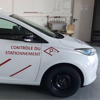 Un véhicule 100% électrique va contrôler les stationnements à Genève. [Fondation des Parkings]