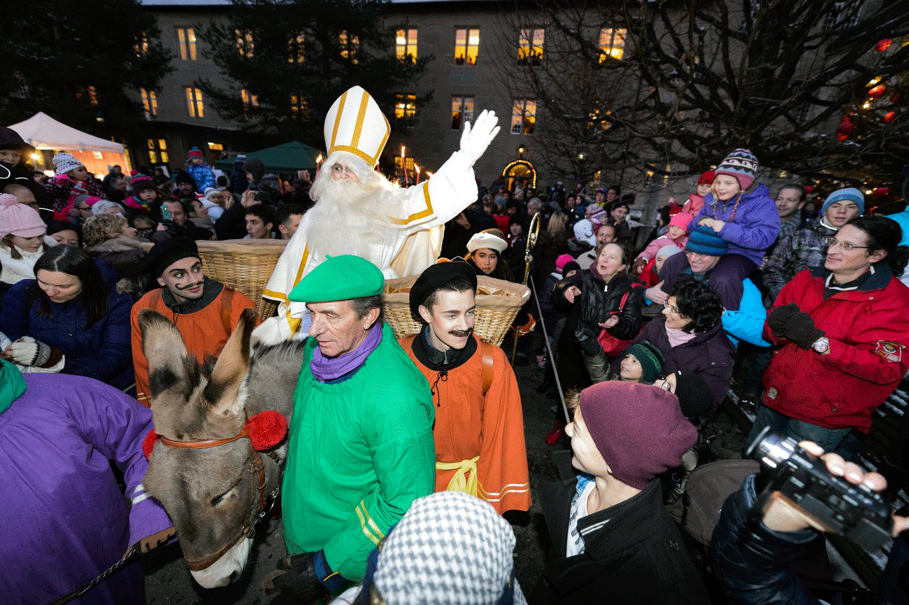 St Nicolas: un personnage adoré des enfants. [Keystone - Laurent Gillieron]