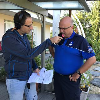 Damien Scheder, chef du service de la protection de la population et de la sécurité du canton du Jura, au micro de Sacha Horovitz. [RTS]