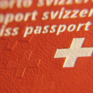 Depuis le 1er janvier 2018, la nouvelle loi sur la nationalité augmente les exigences en matière de naturalisation. [Fotolia - Stefan Häuselmann]