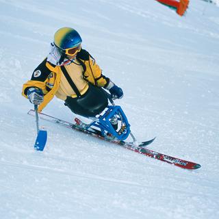 Les personnes en situation de handicaps peuvent aussi jouir des sports de glisse en montagne. [AFP - Fleury/ BSIP]