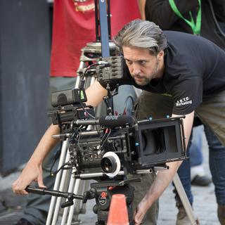 Le réalisateur et scénariste espagnol David Chamizo pendant le tournage du film Maldita Venganza à Séville. [Depositphotos - carlosbouza]