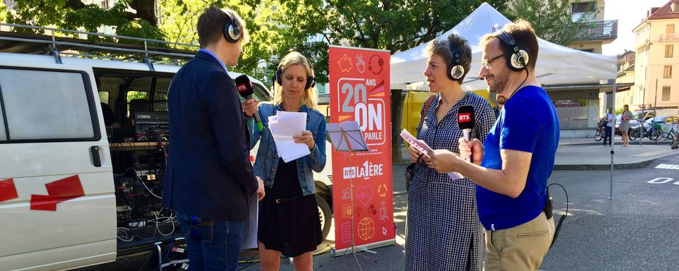 L'émission "On en parle" à Genève en compagnie de Sandrine Salerno, maire de Genève, et Stefan Meierhans, Surveillant des prix. [RTS - Murièle Fellay]