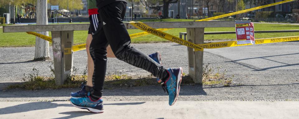 Comment rester en forme durant la pandémie? [Keystone - Georgios Kefalas]