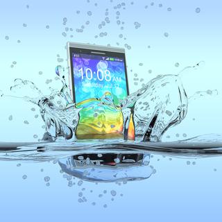 Que faire si mon smartphone a pris l'eau? [Depositphotos - lucadp]
