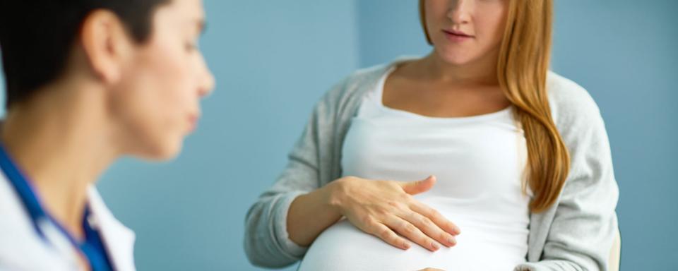 Après Genève en juin dernier, le canton de Vaud s’attaque à son tour au remboursement des frais médicaux avant 13 semaines de grossesse. [Fotolia - pressmaster]