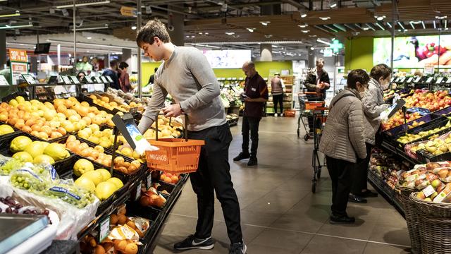 La crise du Covid-19 a-t-elle fait grimper le prix des denrées alimentaires en Suisse? [Keystone - Alexandra Wey]