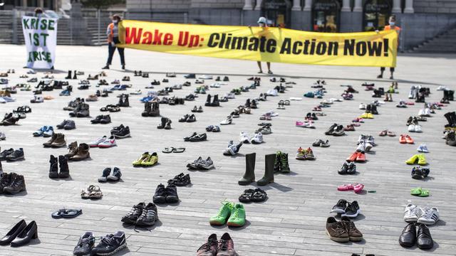 Démonstration de chaussures pour la grève internationale du climat à Zurich le 24 avril 2020. [Keystone - Alexandra Wey]