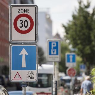 La ville de Zurich va généraliser les zones 30km/h pour réduire les nuisances sonores et fluidifier le trafic. [Keystone - Ennio Leanza]