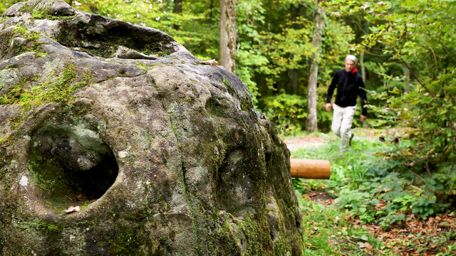La pierre à mille trous - La Suisse mystérieuse