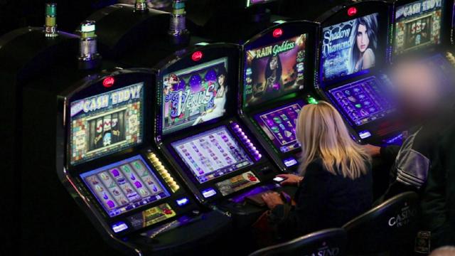 Certaines personnes sont interdites de jeux aux casinos.