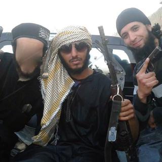 Marc du Nord Vaudois, flouté à gauche, toujours en Syrie dans un groupe de l'Etat islamique.