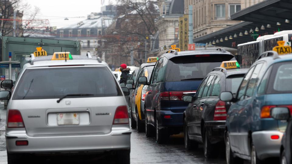 Le blues des taxis. [RTS - Laurent Bleuze]