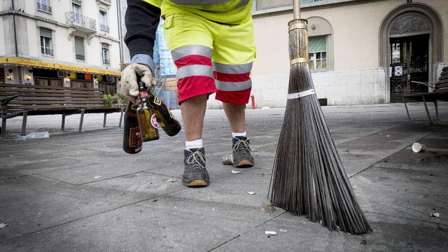 2015. Temps Présent. Déchets sauvages, la peste de nos rues [RTS/CHRISTIN Philippe - CHRISTIN Philippe]