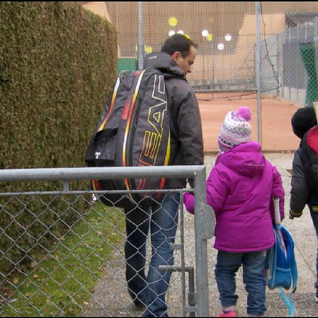 De nombreux pères séparés ont de la peine à parler de leur situation (image d'illustration). [RTS/Capture d'écran]