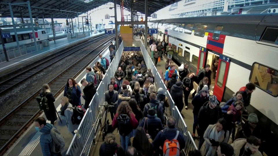 Temps présent - Gare de Lausanne, chronique d’un fiasco fédéral. [RTS]