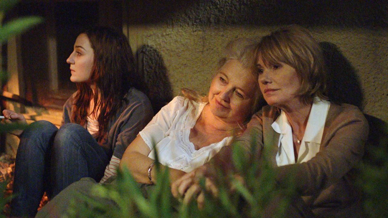 Nina Meurisse, Hanna Schygulla et Miou Miou dans "Avanti" d'Emmanuelle Antille [Box Productions]