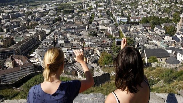 Sion vue depuis Valère. [Christophe Bott / Keystone]