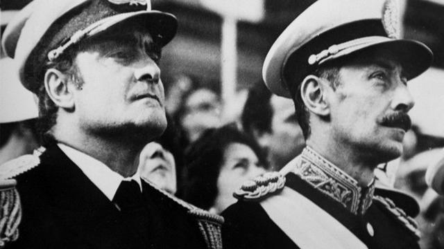 L'amiral Massera aux côtés de Jorge Videla, chef de la première junte. [reuters / archives]