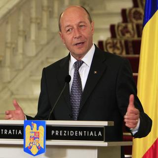 Le président roumain Traian Basescu veut un programme européen d'intégration des Roms. [radu sigheti / reuters]