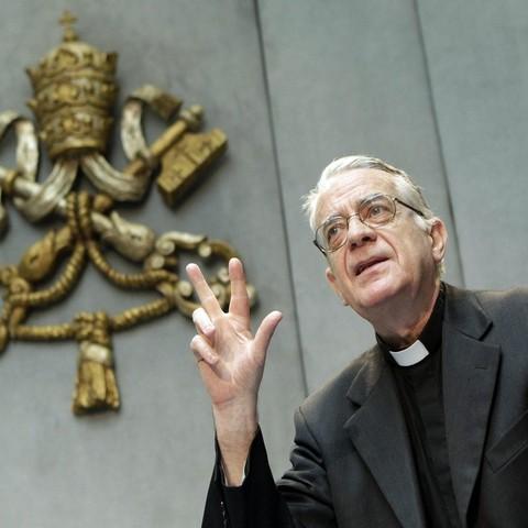 Le porte-parole du Vatican Federico Lombardi lors de la conférence de presse. [keystone / andrew medichini]