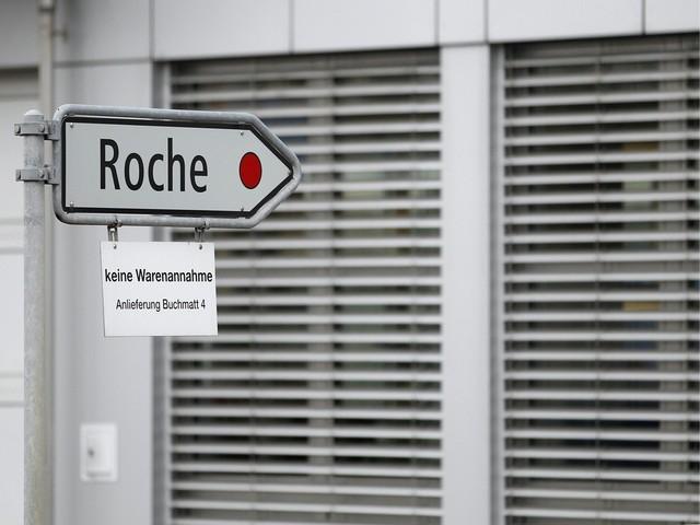 Roche a annoncé la semaine passée son intention de fermer son site bernois. [Keystone]
