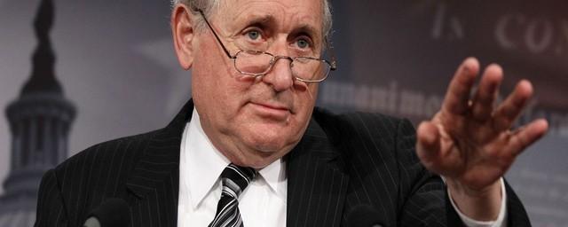 Pour Carl Levin, les USA doivent aller de l'avant contre l'UBS. [Alex Brandon/Keystone]