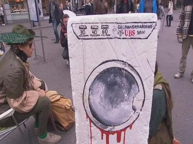 Les indignés manifestent à Zurich.