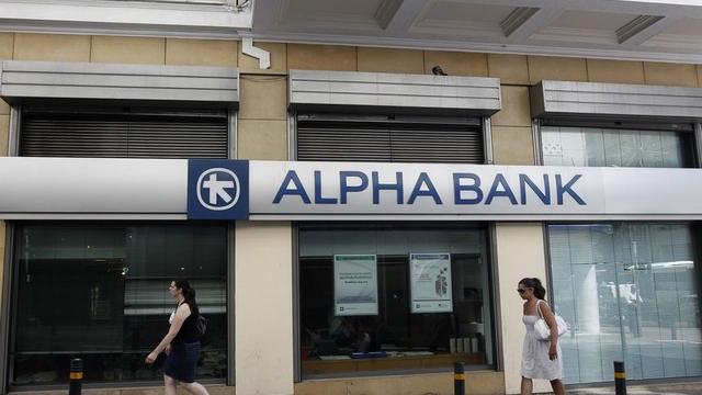 AlphaBank et EuroBank sont les deux plus grandes banques privées de Grèce. [Reuters - John Kolesidis]