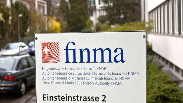 Des  collaborateurs de la FINMA, basés à Berne, seront déplacés à Zurich en 2012. [KEYSTONE/ Martin Ruetschi]