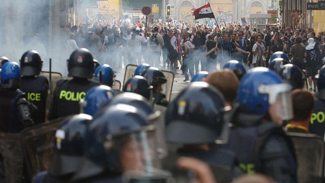 Lors du G8 d'Evian en 2003, l'armée a dû assurer les arrières des polices à Genève et Lausanne. [Denis Balibouse - Reuters]