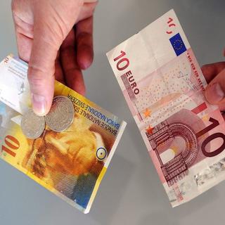 Le franc fort face à l'Euro. [Keystone - Walter Bieri]