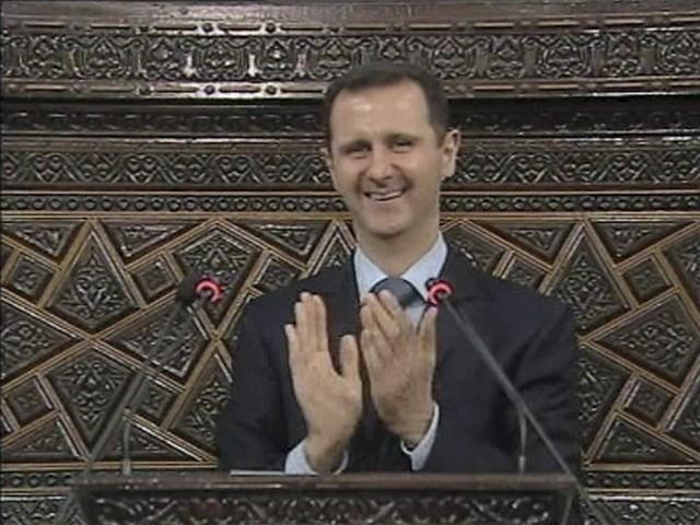 Bachar al-Assad n'a pas levé l'état d'urgence en Syrie. [Reuters TV]