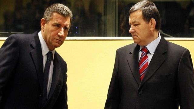 Ante Gotovina (gauche) et Mladen Markac (droite). [Bas Czerwinski / Keystone]