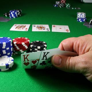 Des tournois de poker pourraient être organisés en dehors des casinos. [Andrew Brown / Fotolia]