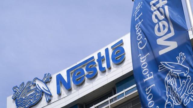 Par ce rachat, Nestlé conforte sa position de leader mondial du lait pour bébé. [René Spalek / AFP]
