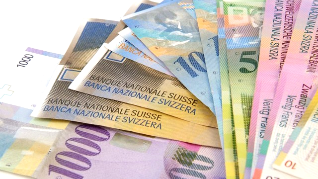 Le pouvoir d'achat a progressé en Suisse l'an dernier et les salaires ont augmenté de 1% en moyenne. [Anoli / Fotolia]