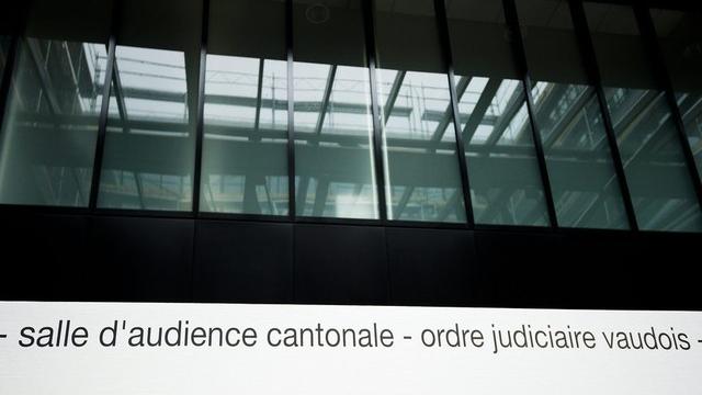 La salle d'audience cantonale du Ministère public où se déroulera le procès de l'affaire Ségalat. [Jean-Christophe Bott / Keystone]