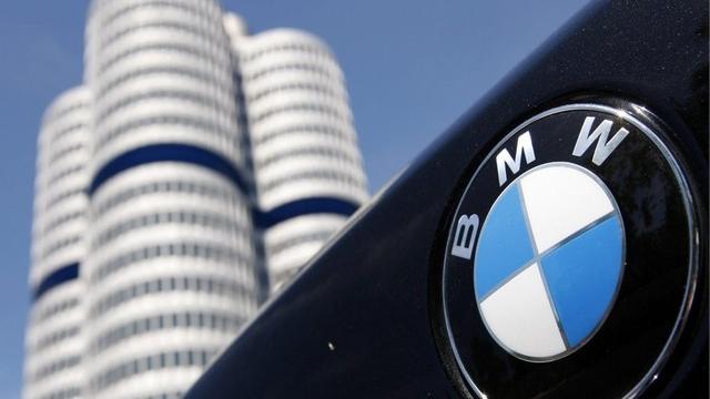 BMW s'est rendu coupable d'entrave aux importations parallèles et directes, selon la COMCO. [Matthias Schrader / Keystone]