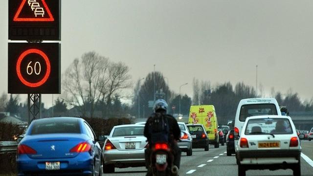 Genève se bat pour tenter d'obtenir l'élargissement de son autoroute de contournement. [Laurent Gillieron - Keystone]