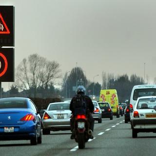 Genève se bat pour tenter d'obtenir l'élargissement de son autoroute de contournement. [Laurent Gillieron - Keystone]