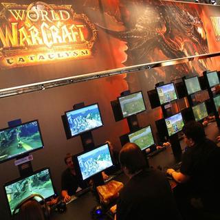 Des joueurs de World Of Warcraft lors de la sortie de Cataclysm, en 2010. [Oliver Berg / AFP]