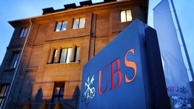UBS n'accepte plus que des clients suisses en règle avec le fisc. [Kystone/Martin Gerten]
