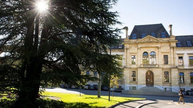 Le bâtiment principal de l'Université de Neuchâtel. [Jean-Christophe Bott - Keystone]