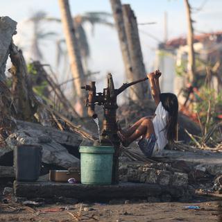 Le typhon Haiyan, aux Philippines, a été l'évènement le plus meurtrier de l'année 2013. [AP Photo/Aaron Favila]