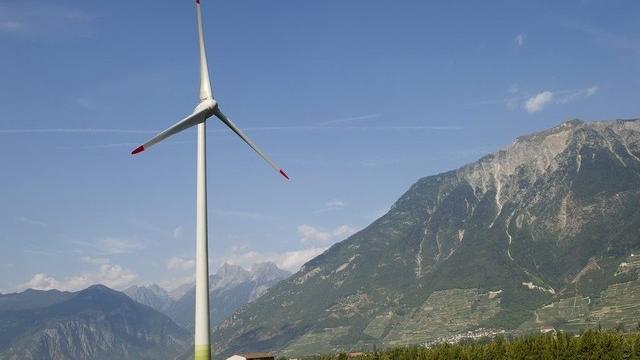 L'éolienne Adonis de Charrat en Valais. [Jean-Christophe Bott / Keystone]