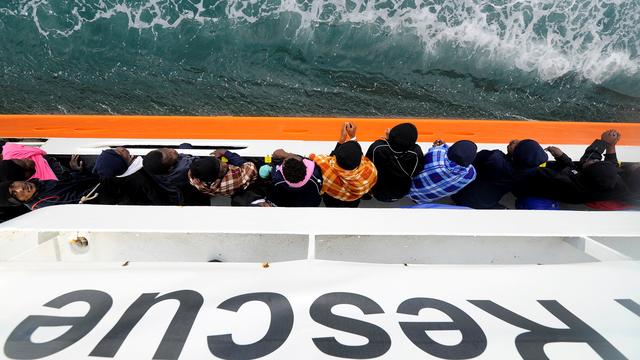 L'Aquarius, un navire de l'ONG française SOS Méditerranée, a recueilli 629 migrants au cours de six opérations distinctes en Méditerranée. [AFP - Guglielmo Mangiapane]