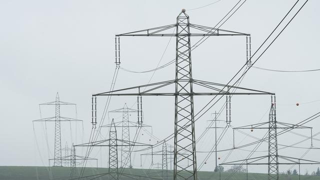 Le Conseil fédéral veut restreindre d'au moins 10% la consommation d'électricité. [Keystone - Christian Beutler]