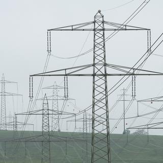 Le Conseil fédéral veut restreindre d'au moins 10% la consommation d'électricité. [Keystone - Christian Beutler]