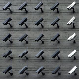 Plus de 15'000 caméras filmeront en permanence les supporter au Qatar. [Unsplash]